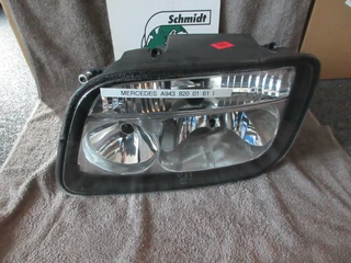 Mercedes-Benz - A 943 820 02 61 // A 943 820 01 61 KOPLAMP MERCEDES BENZ 1841 MP2 EURO 3 NIEUWE изображение 2 миниатюра