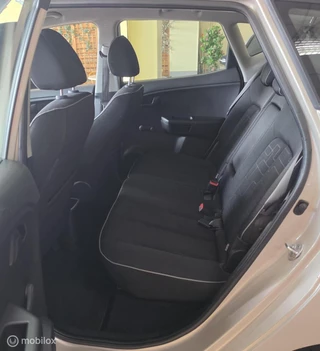 Kia Venga 2011 - 1.4 CVVT Seven immagine 12