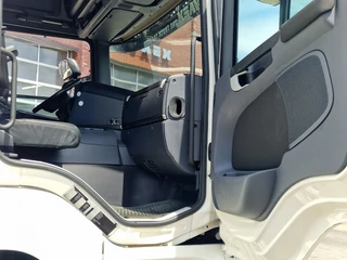 Scania P 2015 - P280 4x2 - Box with sidedoors - Zepro loadlift - Full air - Sleeper cab obrazek 23
