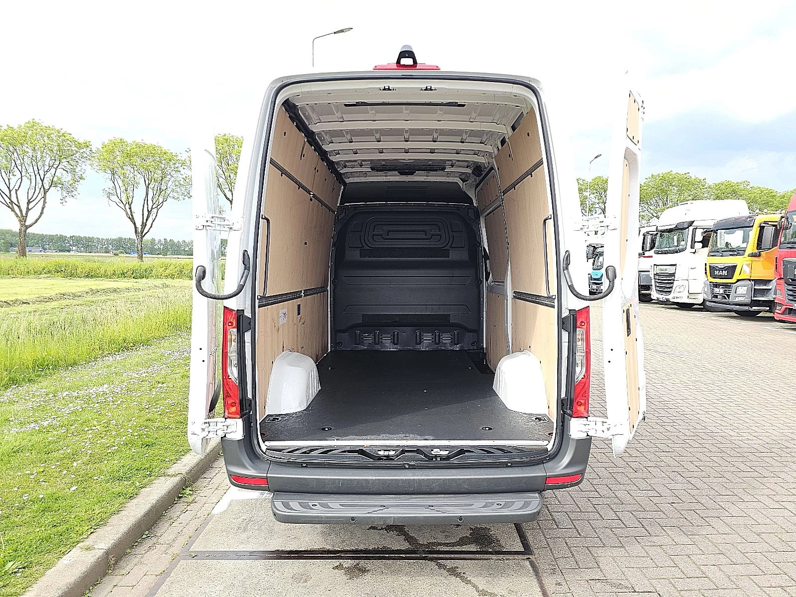 Mercedes-Benz Sprinter 2024 - 317 obrázek 14