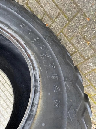 Goodyear N/A - 23.1-26 used compactor tire изображение 4