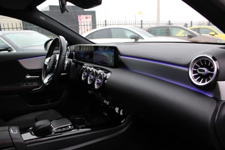 Mercedes-Benz A-Class 2020 - 250e AUT8 AMG Line Limited NAVI SFEER CARPLAY DAB 18'' obrazek 12