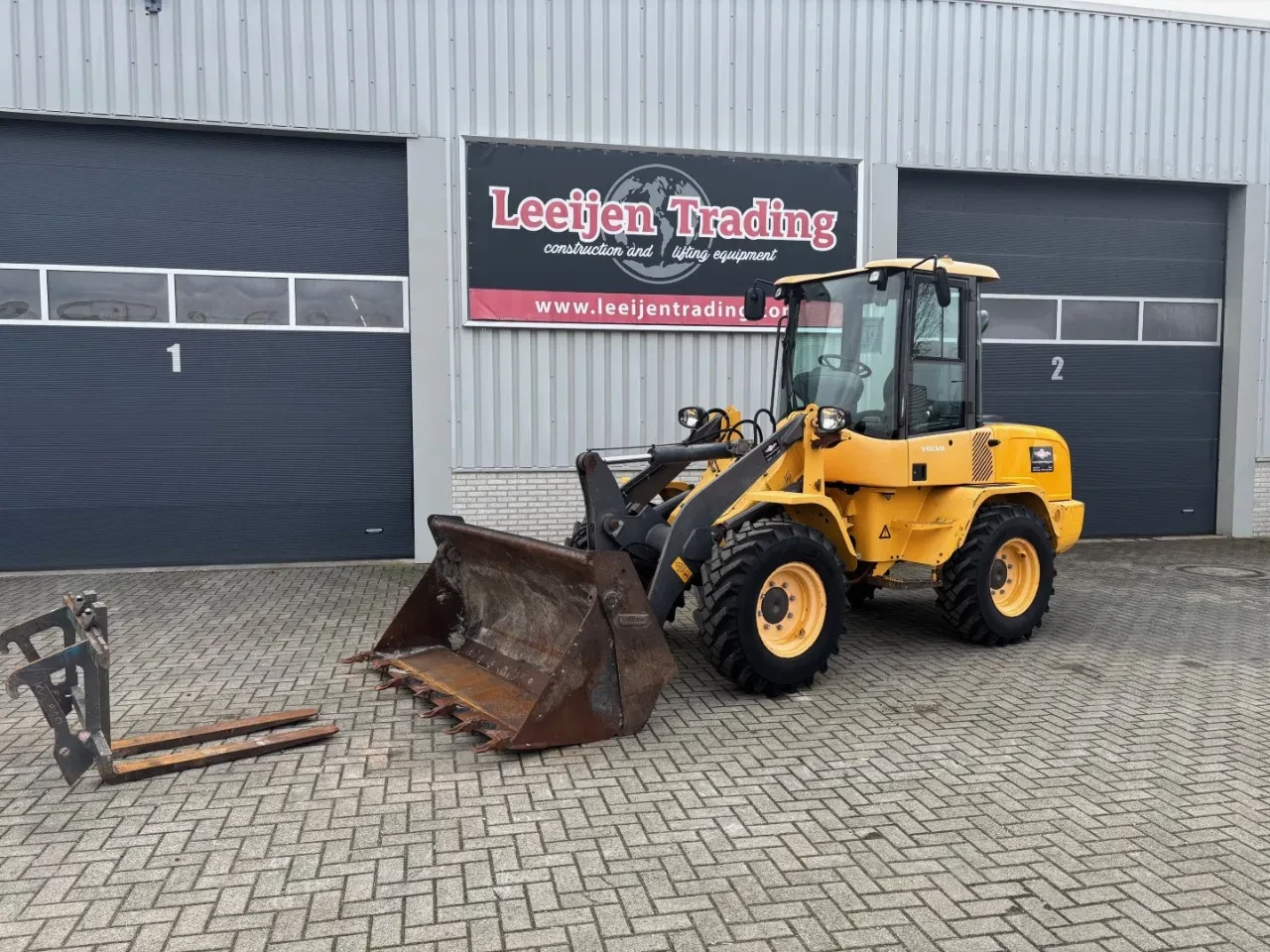 Volvo 2016 - L30G, Wheelloader, Bucket and forks, 2016 Year!! obrázek 1
