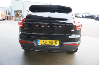 Volvo XC40 2023 - 1.5 T4 Recharge Dark Plus Hybride 20"Licht metalen velgen bild 5