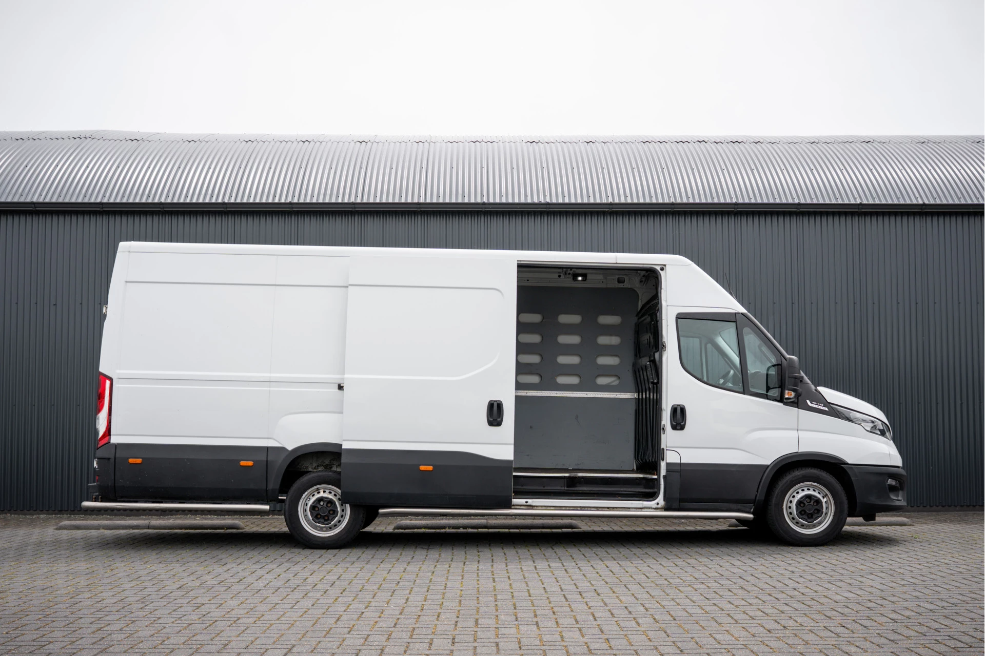 Iveco Daily 2021 - 35S14V 2.3 L4H2 | Automaat | 3.5T Trekgewicht | Climate | Cruise | Euro 6 изображение 7