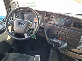 MAN TGX 2021 - 33.510 6x4 - Facelift - Low km 252Tkm - Navi - Sliding 5th wheel - PTO/Hydraulic image 12