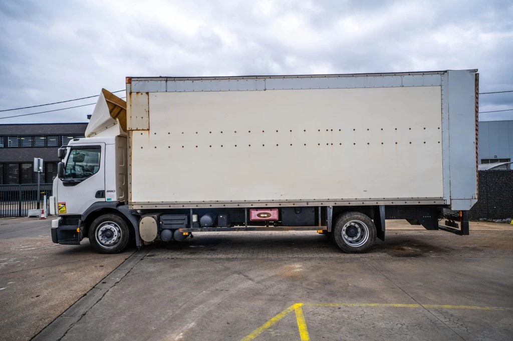 Volvo 2008 - FE 280 image 9