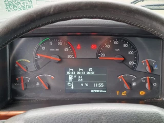 Volvo FH 2013 - 13.460 Globetrotter XL 6x2 - Box with side doors - Loadlift + Kelberg trailer 2012 with loadlift afbeelding 52