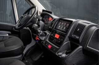 Opel Movano 2023 - **2.2 D | 3-Zits | Bakwagen met Laadklep en zijdeur | LED | Carplay | Cruise | Climatronic** afbeelding 2 miniatuur
