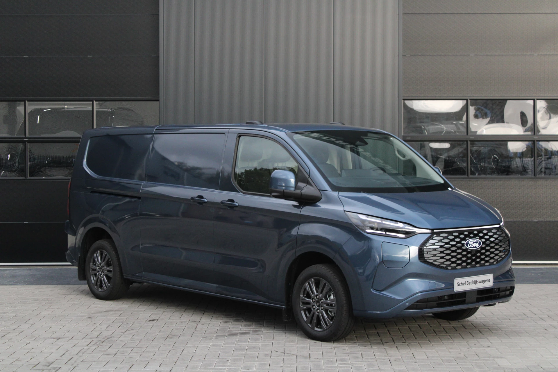 Ford E-Transit Custom 2025 - 340 L2H1 Limited 65 kWh 218pk - 2x Schuif - LED - 360 Camera - B&O - ACC - Navi - Stoel/Stuurverwarming - Rijklaar afbeelding 4