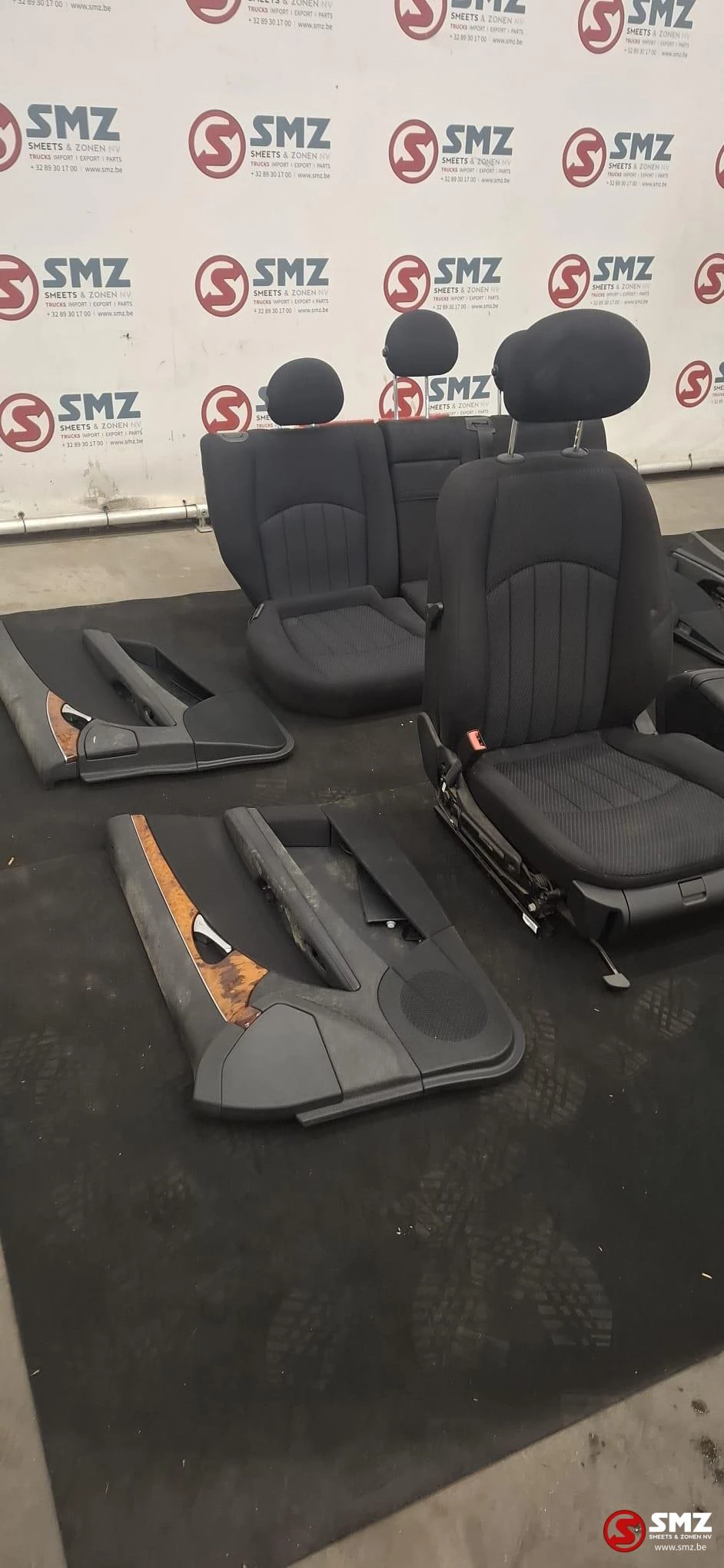 Mercedes-Benz - Occ set interieur met zetels W211FL Mercedes obrázek 2