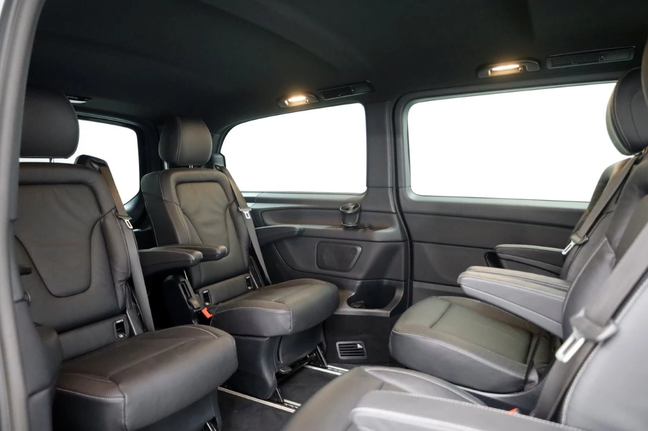 Mercedes-Benz V-Klasse 2021 - 300d 4-MATIC Lang Edition AMG Personenbus INCL. BTW/BPM 09-2021 afbeelding 3