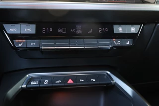 Audi A3 2021 - Sportback 45 TFSI E S ED. COMP. Camera LED Virtual Cockpit HUD image 36