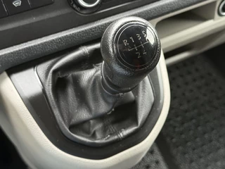 Volkswagen Transporter 2019 - 2.0 TDI 102 PK / L1H1 / 1e EIG. / ACHTERKLEP / AIRCO / CRUISE / CAMERA / VERWARMDE VOORRUIT bild 19