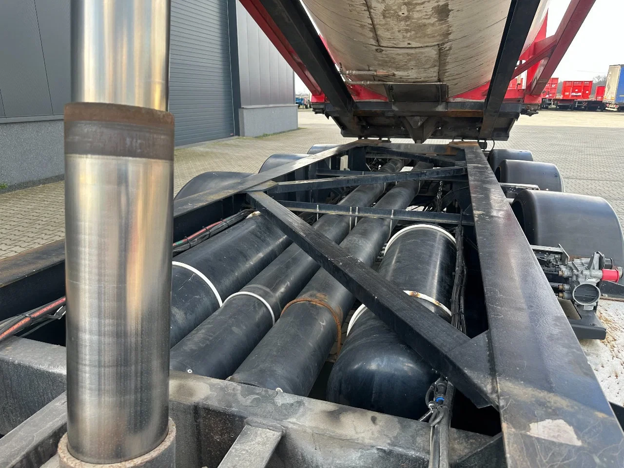 Van Hool 2003 - 20FT Tipping-chassis (20 degrees tipping angle, 24V operated) / ADR (EX/II, EX/III, FL, AT) / SAF discbrakes / 2 liftaxles / NL-chassis obrázek 12
