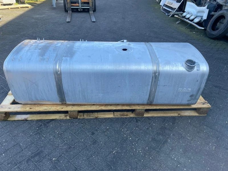 DAF - 2198105 BRANDSTOFTANK 690 LTR 19995X675X580 MM (MET DEUK,ZIE FOTO'S) imagen 1