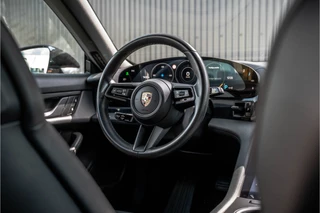 Porsche Taycan 2022 - Cross Turismo 4 | 93kWh | SOH 91% | Luchtvering | Panoramdak obrazek 31