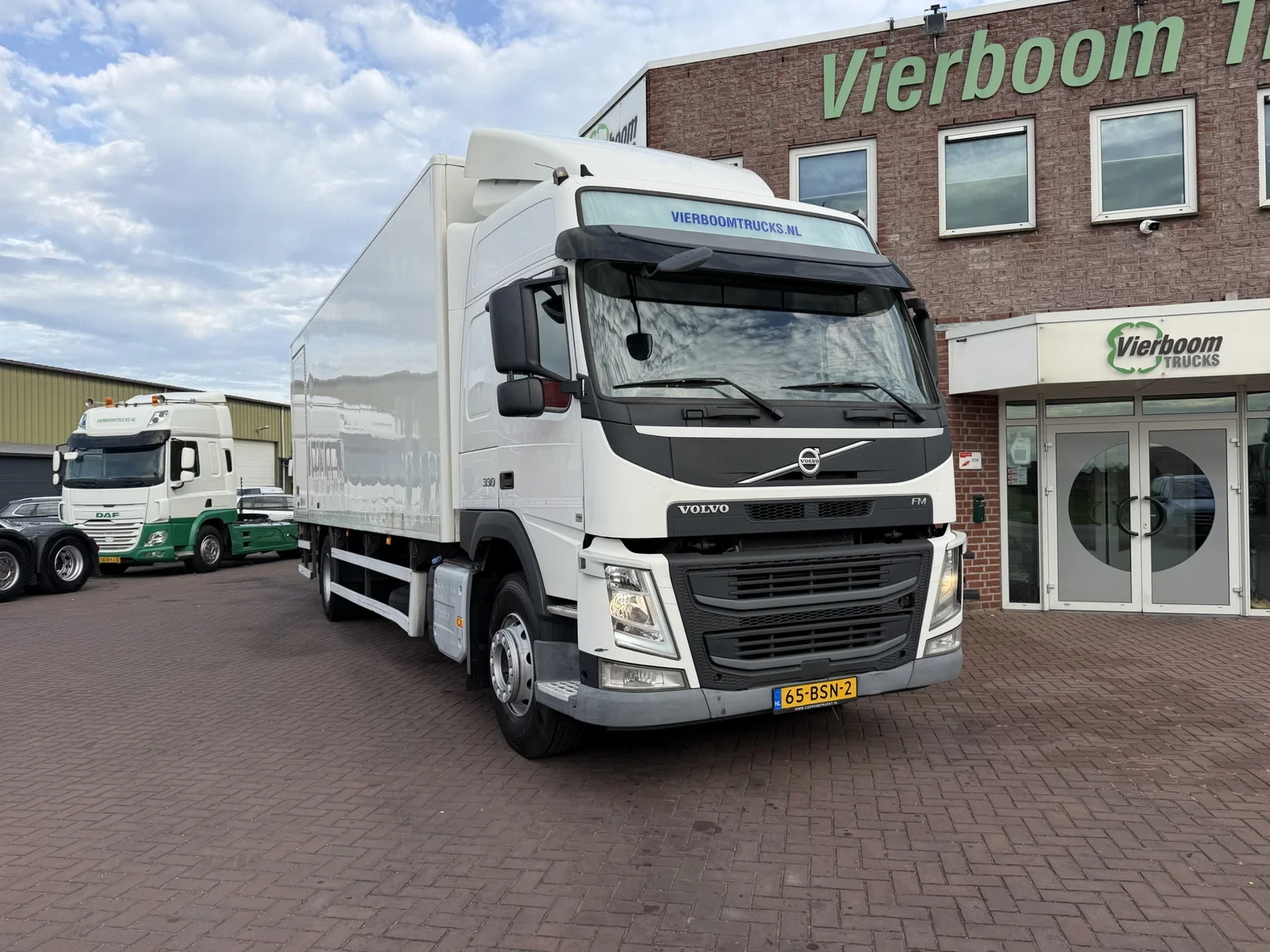 Volvo FM 2014 - FM330 4X2 Globbetroter / Koffer mit LBW afbeelding 1