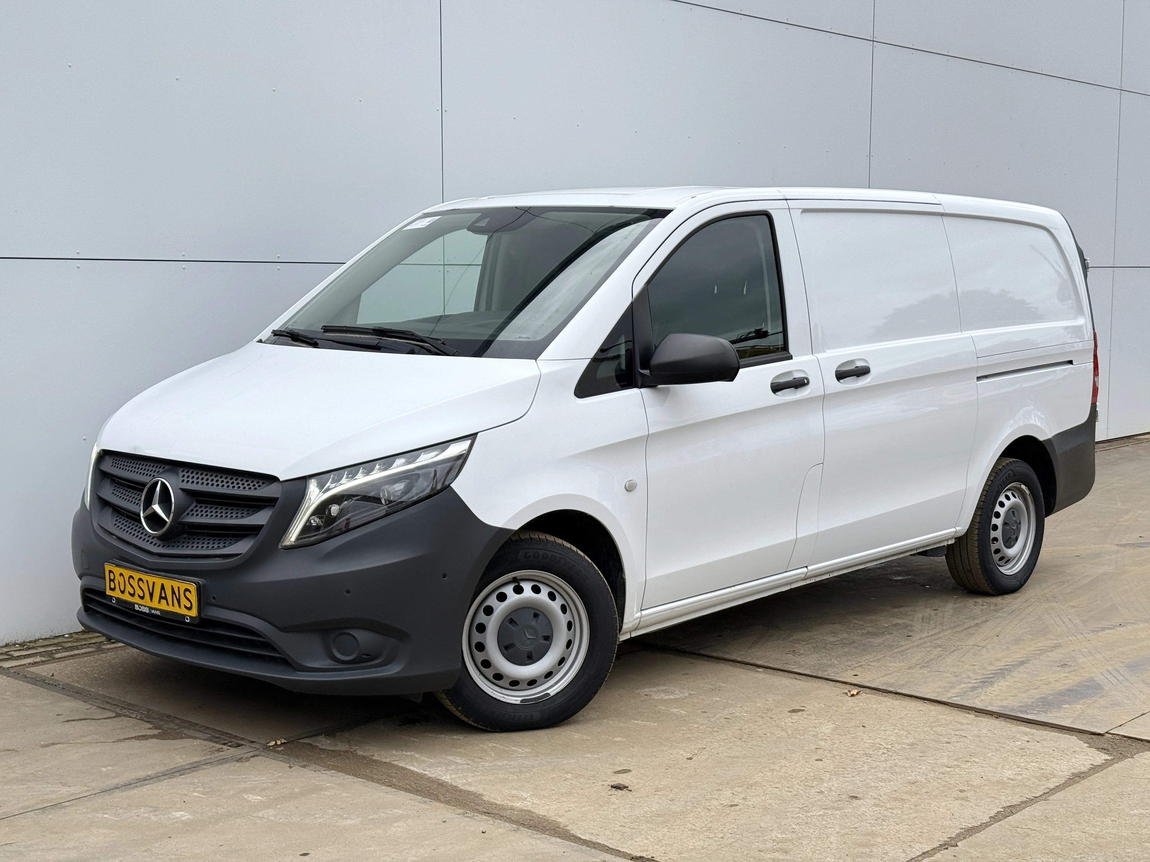 Mercedes-Benz Vito 2023 - 114 1.9 CDI L2H1 Dubbele schuif LED Climate Control Camera Cruise Control Carplay Parkeersensoren v+a image 1