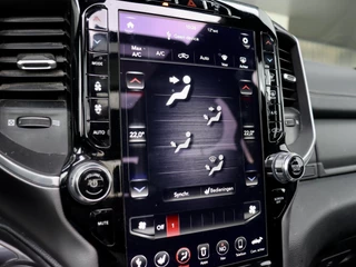 Dodge Ram 1500 2021 - 5.7 V8 4x4 Crew Cab Laramie obrazek 8