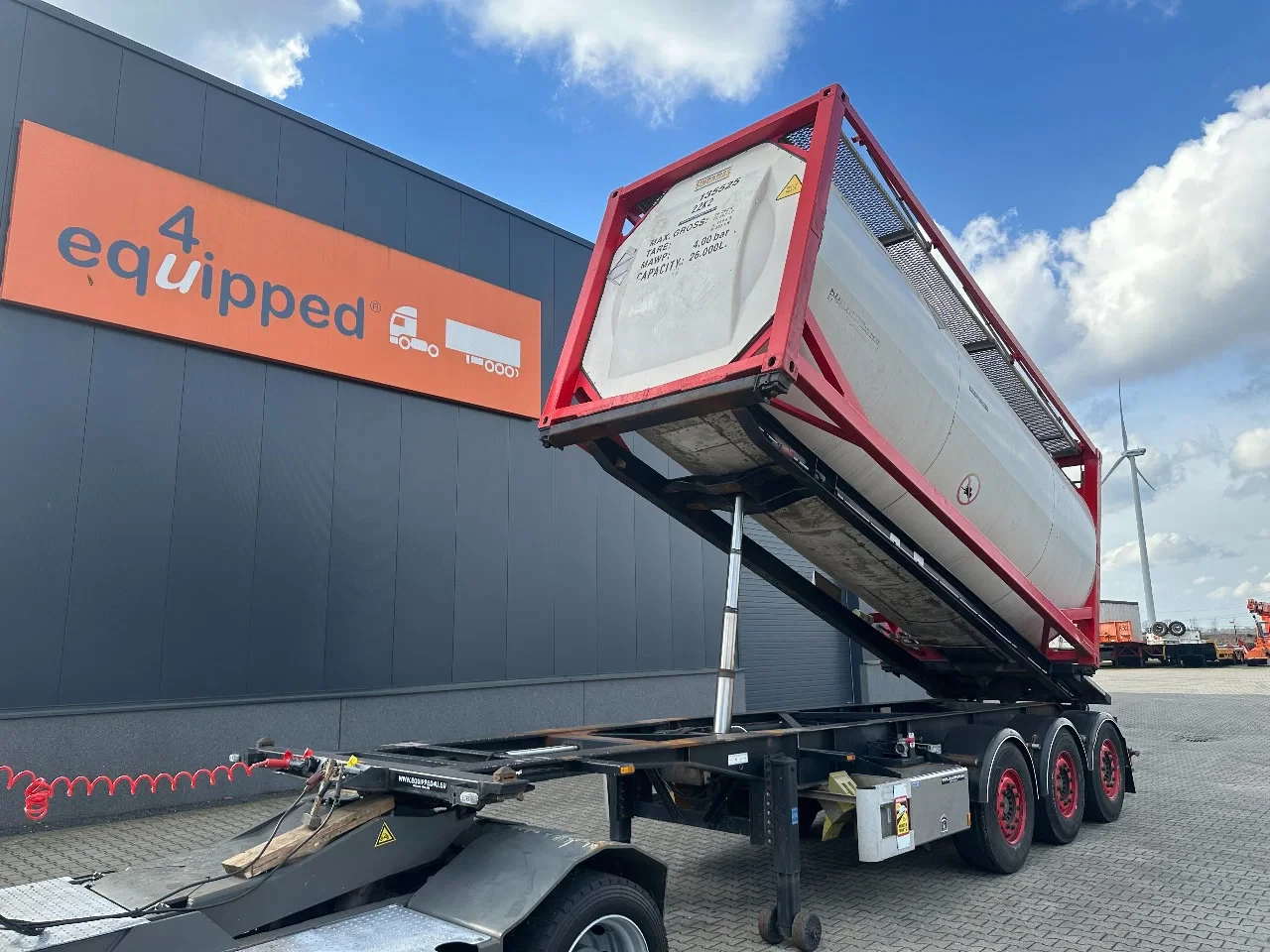Van Hool 2003 - 20FT Tipping-chassis (20 degrees tipping angle, 24V operated) / ADR (EX/II, EX/III, FL, AT) / SAF discbrakes / 2 liftaxles / NL-chassis obrázek 1