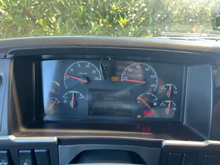 Volvo FM 2005 - 9 6X2R obrazek 23