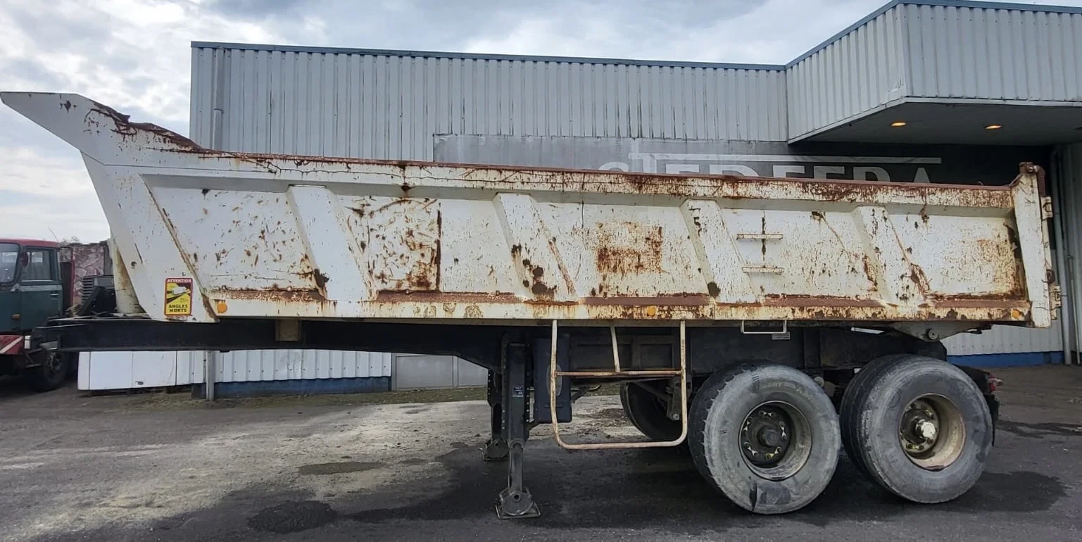 CIF 1990 - 2 Axle , Steel Tipper , Spring Suspension , Drum Brakes obrázek 3