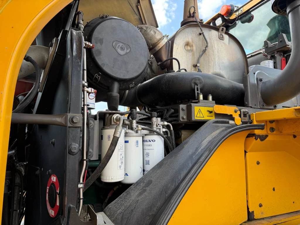 Volvo 2017 - L220H ( PERFECT CONDITION ) afbeelding 12