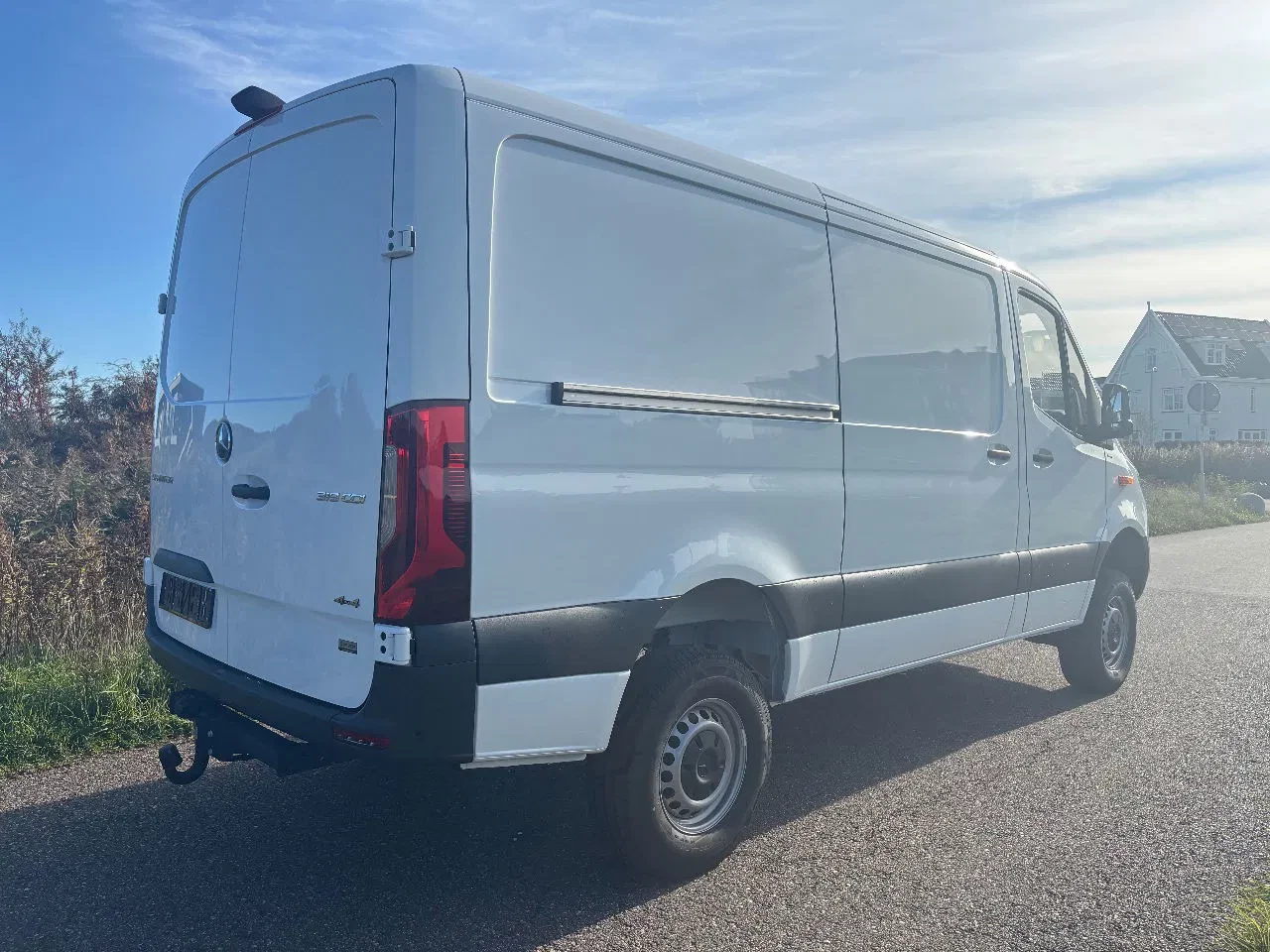 Mercedes-Benz Sprinter 2024 - 319CDI L2H1 4X4 Automaat Airco Camera Trekhaak Apple CarPlay NIEUW BPM VRIJ imagem 4