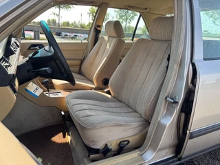Mercedes-Benz 300 1988 - 300D W124 Automaat Airco Trekhaak Cruisecontrol MARGE obrazek 11
