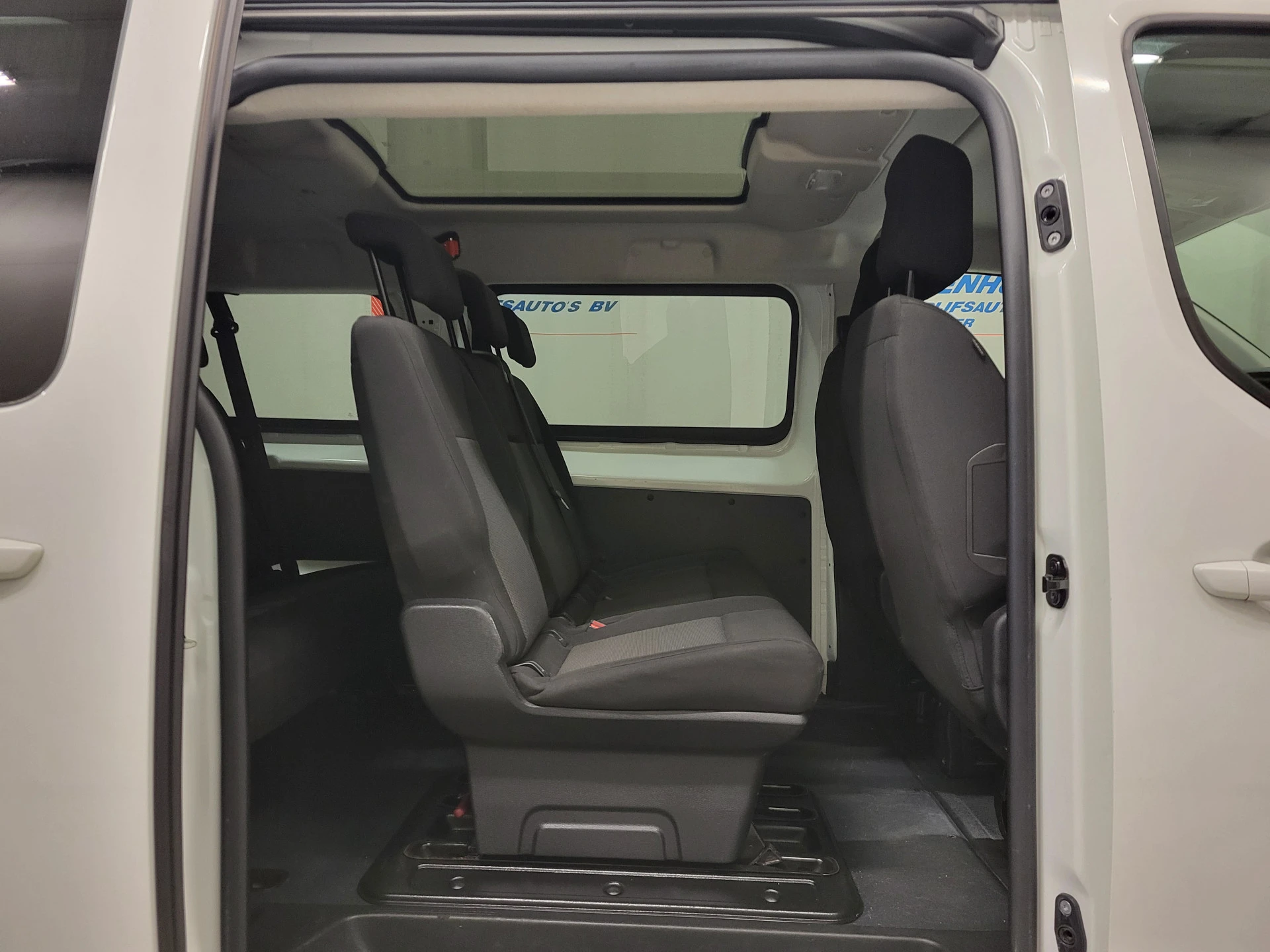 Opel Vivaro-e 2022 - Combi 75kWh L3/H1 8-Personenbus Panorama 310km Elektrisch! afbeelding 7