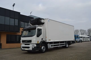 Volvo 2011 - * EURO5 * CARRIER SUPRA 950MT * 4X2 * te koop