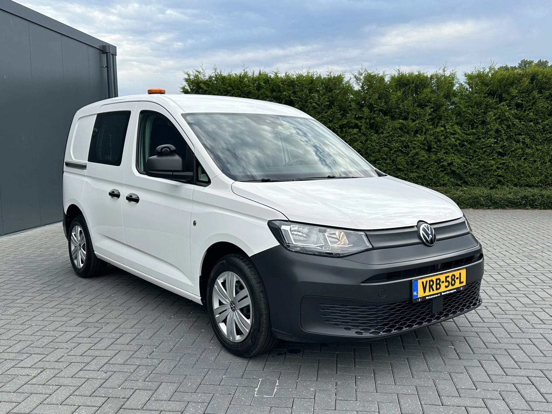Volkswagen Caddy 2022 - Cargo 2.0 TDI 123 PK 4-MOTION / L1H1 / 4x4 / 1e EIG. / TREKHAAK / INRICHTING / CAMERA / CRUISE / AIRCO / CARPLAY afbeelding 4