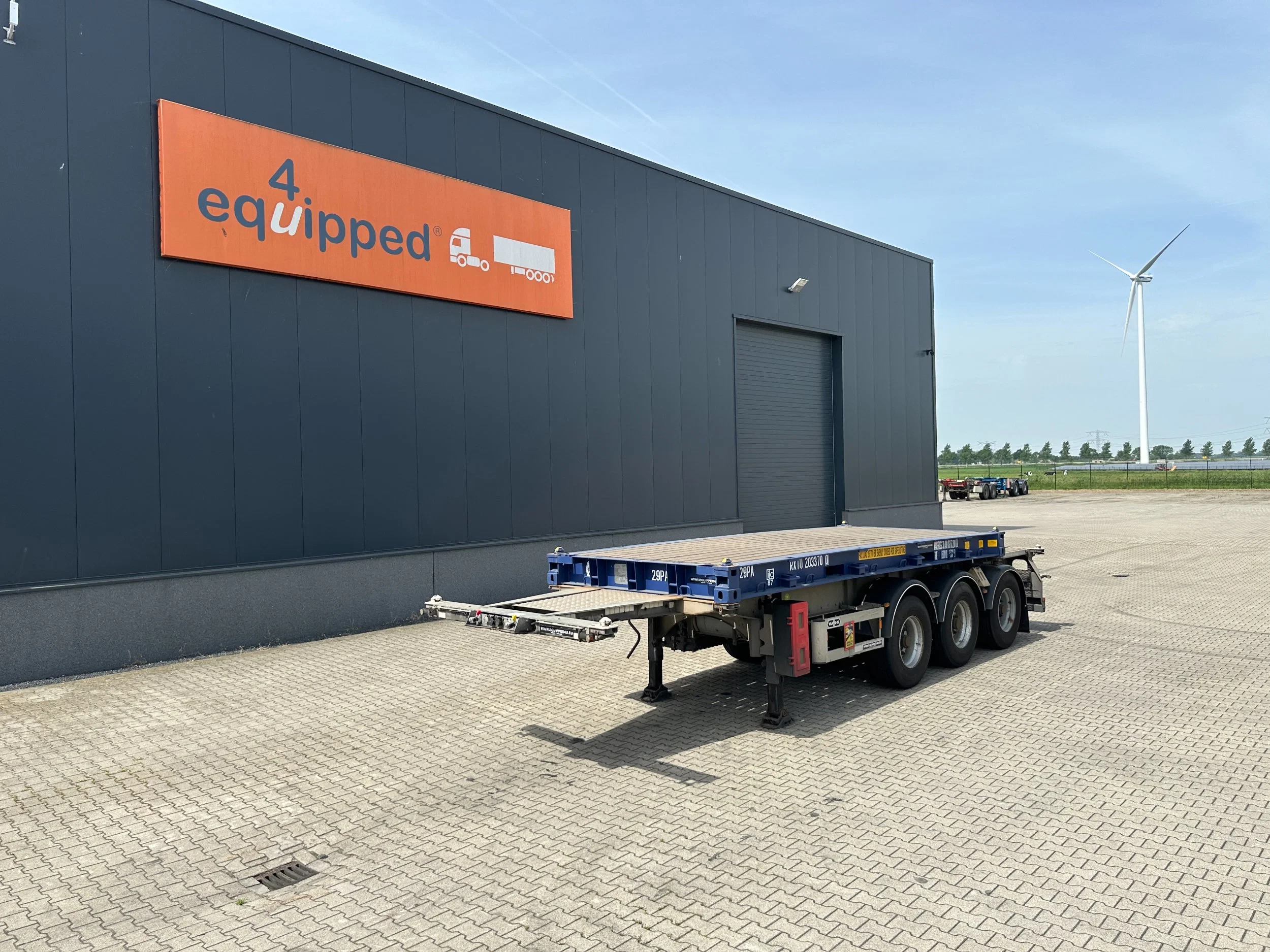 Van Hool 2015 - 20FT/30FT ADR CHASSIS + NEW 20FT FLATRACK hardwooden floor image 1