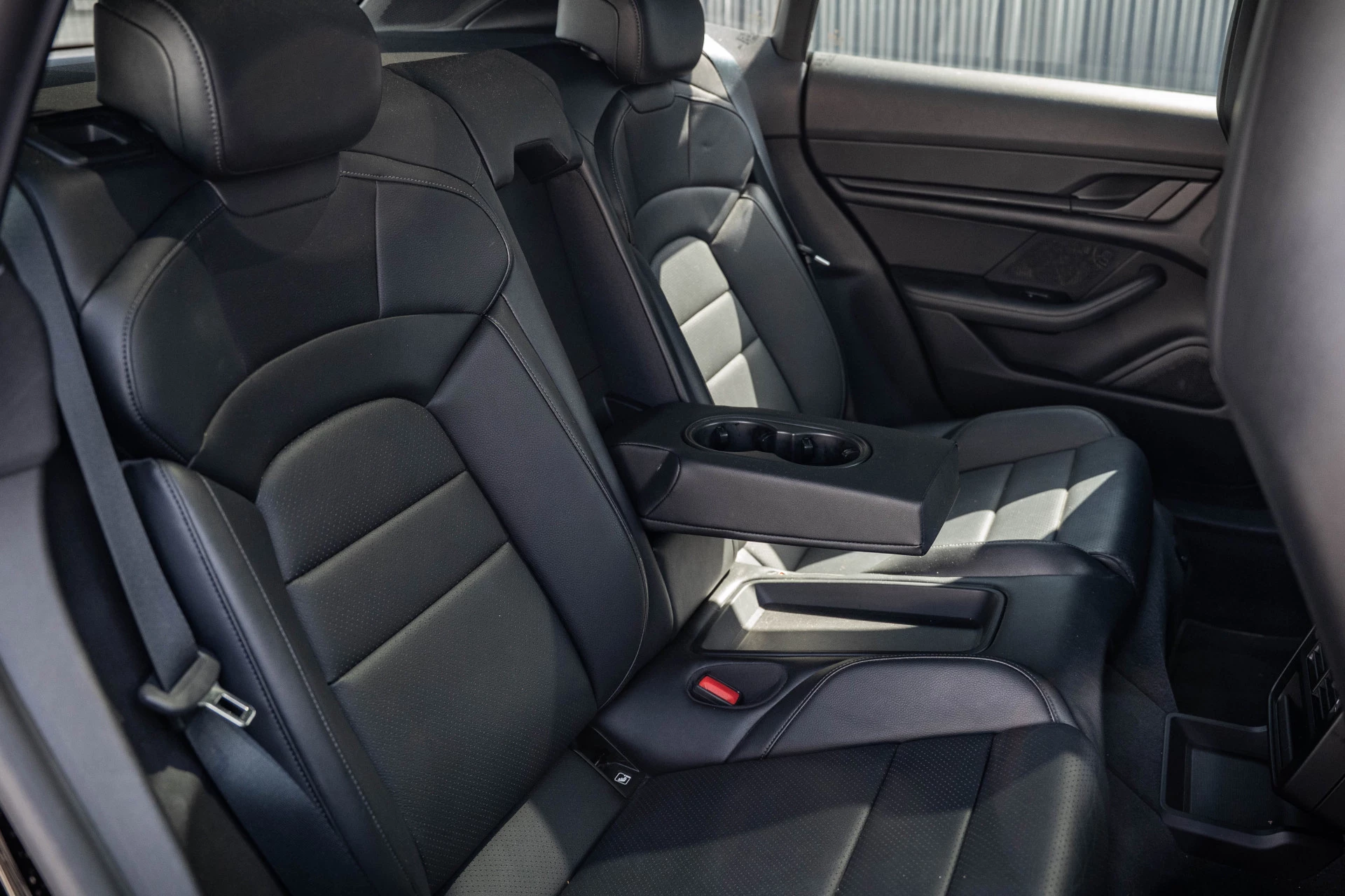 Porsche Taycan 2022 - Cross Turismo 4 | 93kWh | SOH 91% | Luchtvering | Panoramdak afbeelding 15