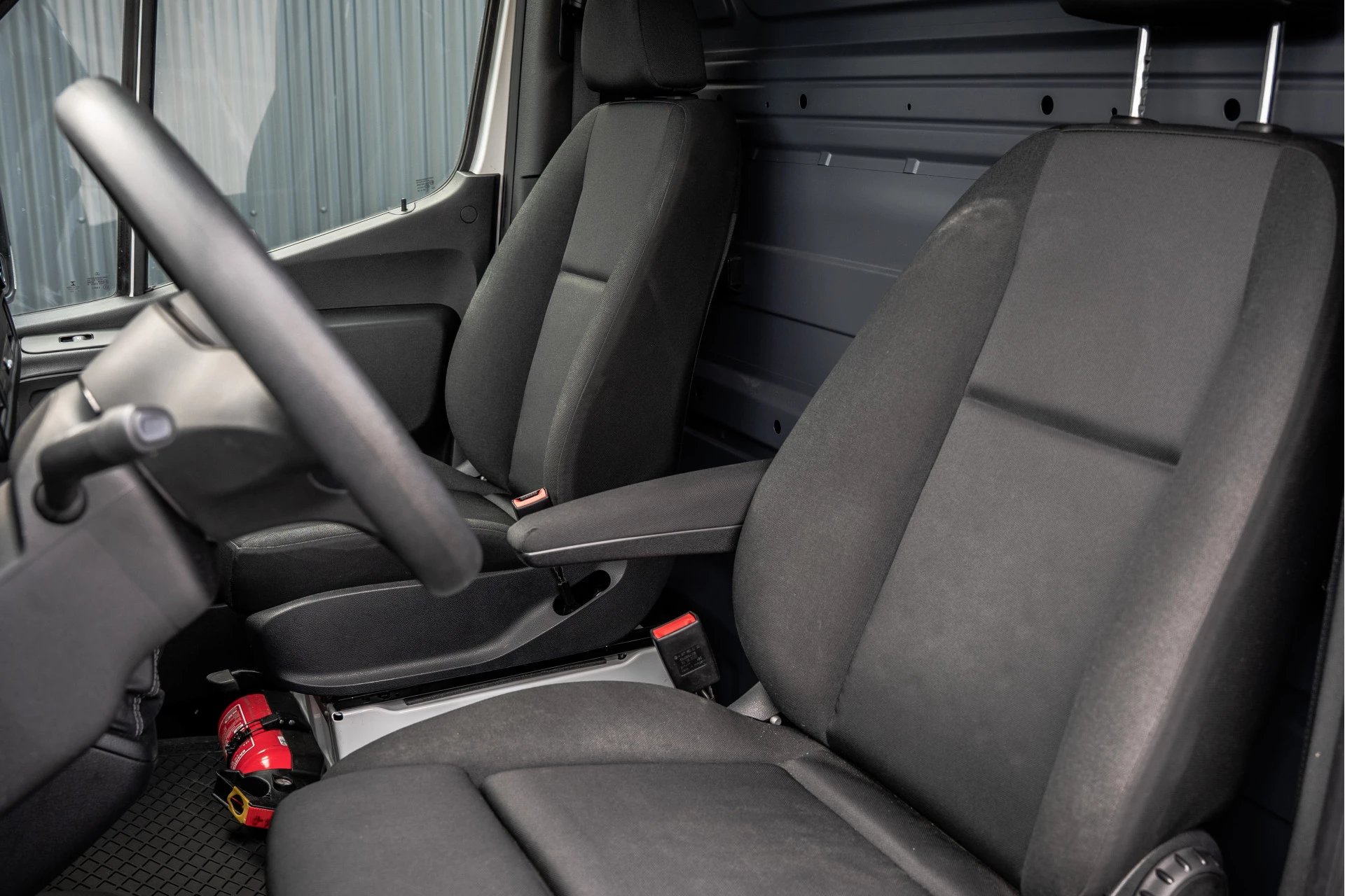 Mercedes-Benz Sprinter 2020 - 311 CDI RWD L2H2 | | Volledig Ingericht | Mbux | Camera | Climatronic afbeelding 17