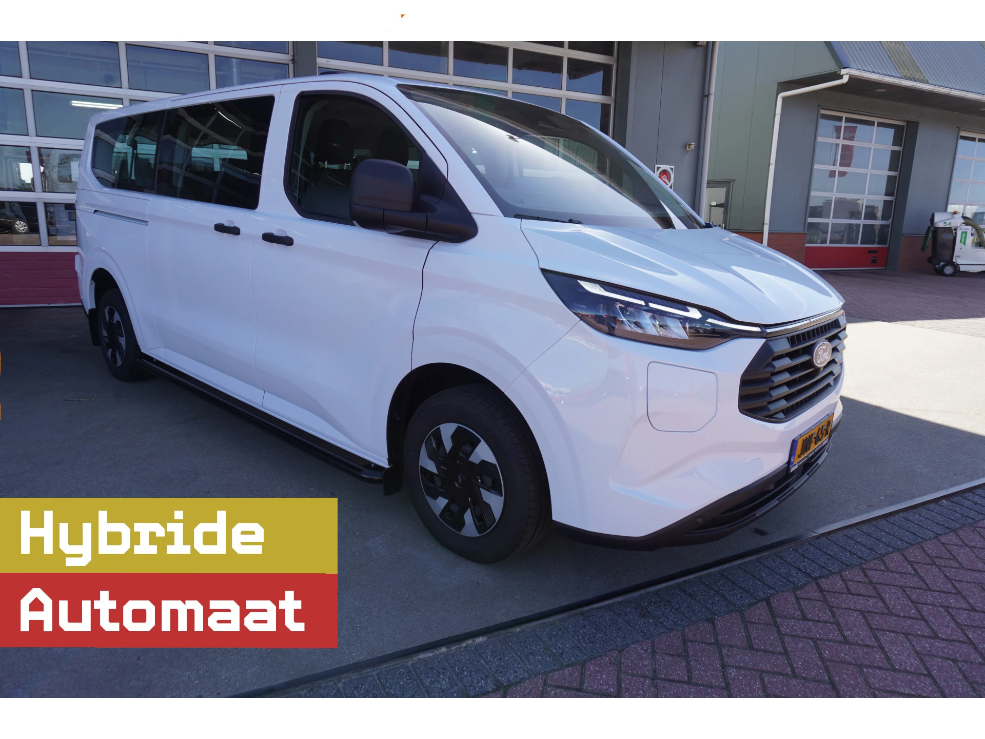 Ford Transit Custom 2026 - 340L 2.5 PHEV 233PK L2H1 Trend 9 Persoons PHEV Automaat obrázek 1