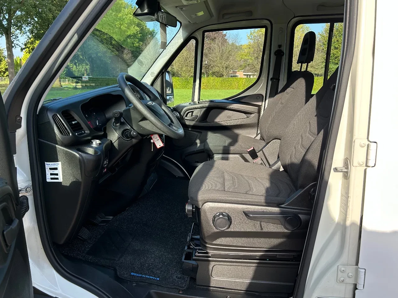 Iveco Daily 2015 - 40 c21 Be trekker 8.8 ton met dubbele cabine obrázek 9