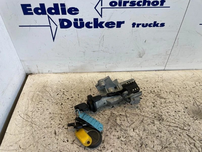 Volvo - 1063436 / 20398485 STEERING LOCK afbeelding 1