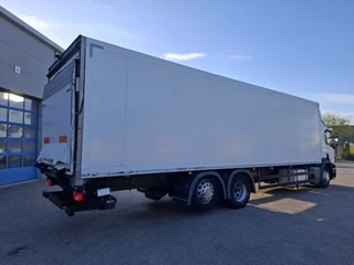 Scania P 2017 - P320 / HYBRIDE / ONLY:294233 KM / LIFT+LENKACHSE / SCHMITZ ISOLATED BOX / PLATFORM / LWDS / NAVI / XENON / AUTOMATIC / EURO-6 / 2017 image 9