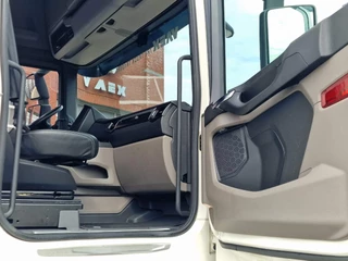 Scania R 2023 - R590 V8 NGS Highline 4x2 - BDF - 4.75 WB - Retarder - Full air - Leather - Low KM imagem 25