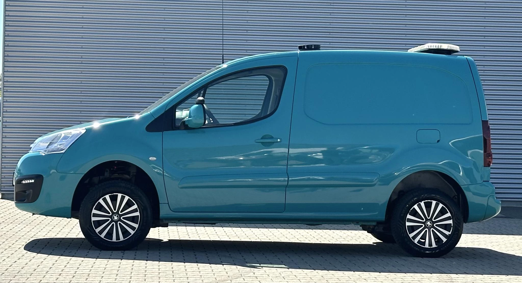 Peugeot Partner 2017 - 4X4 Dangel imagen 5