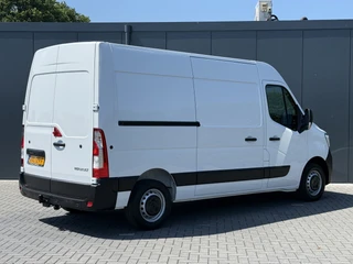 Renault Master 2023 - 2.3 dCi 136 PK / L2H2 / 1e EIG. / TREKHAAK / AIRCO / CRUISE / NAVI / CAMERA / 3-ZITS / LED afbeelding 3 miniatuur