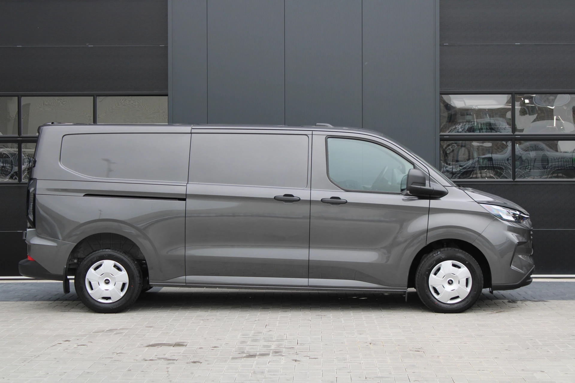 Ford Transit Custom 2024 - 320 2.0 TDCI L2H1 Trend 136pk - Carplay - Android - LED koplampen - Stoelverwarming - 70l tank - Rijklaar obrázek 5
