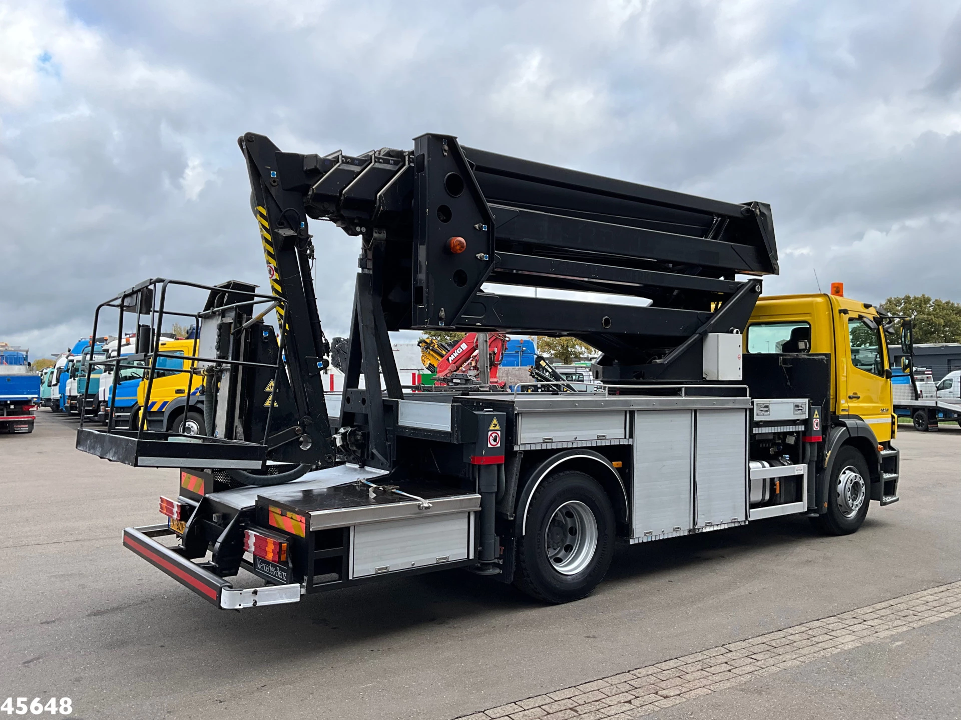 Mercedes-Benz Axor 1828 GSR 32 Meter hoogwerker met Jib 2012 afbeelding 5