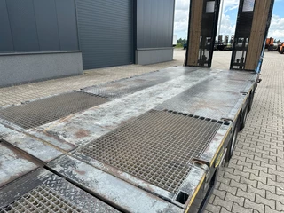 Broshuis N/A 2017 - 3ABSD Lowloader 3-axle / GVW: 59.000kg / Neck: 23.000kg / hydraulic steering + ramps + loading table / 4.60m extendable / winch / liftaxle image 78
