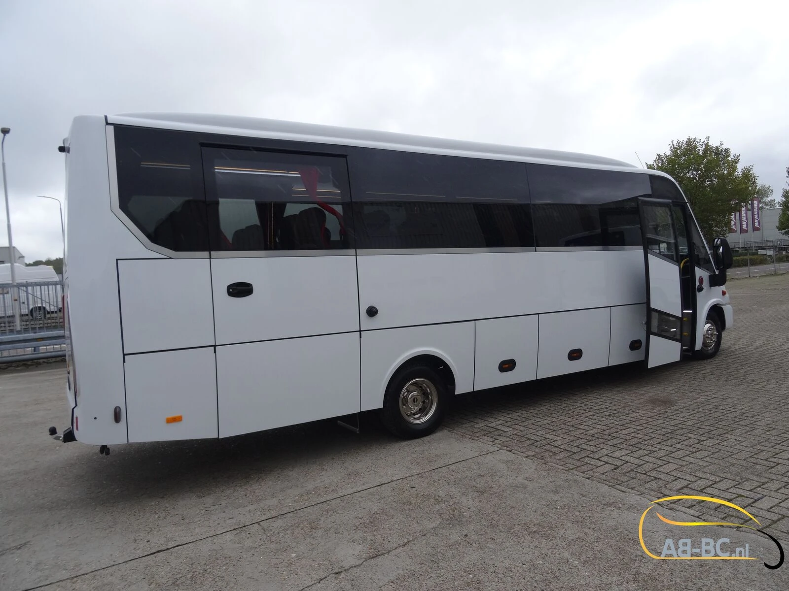 Iveco Aveuro Tourna 35 Seats EURO 6 2 Units Available afbeelding 7