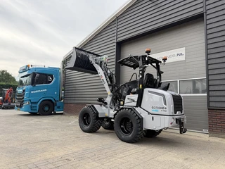 Giant G2700 X-TRA HD+ shovel / kniklader NIEUW signaalgrijs 2026 afbeelding 3 miniatuur