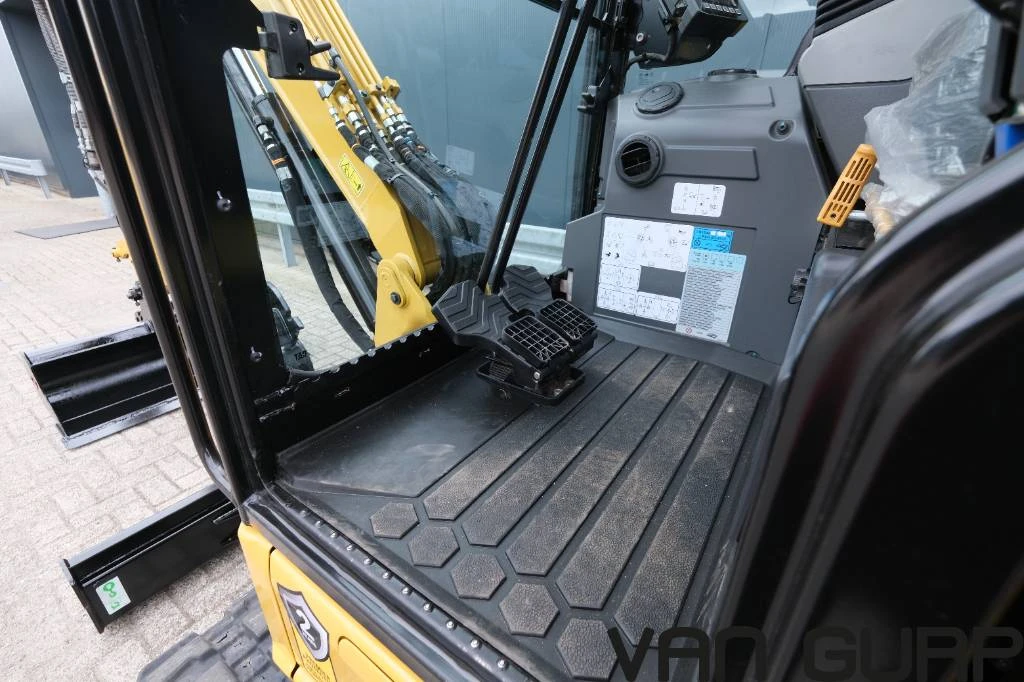 Cat 2023 - 302.7 CR | 2023 | 298h | Airco | afbeelding 17