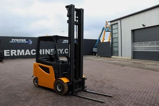 Jungheinrich 2015 - EFG425K Electric, Lifting Height 7500mm, Freelift Bild 3 Miniaturansicht